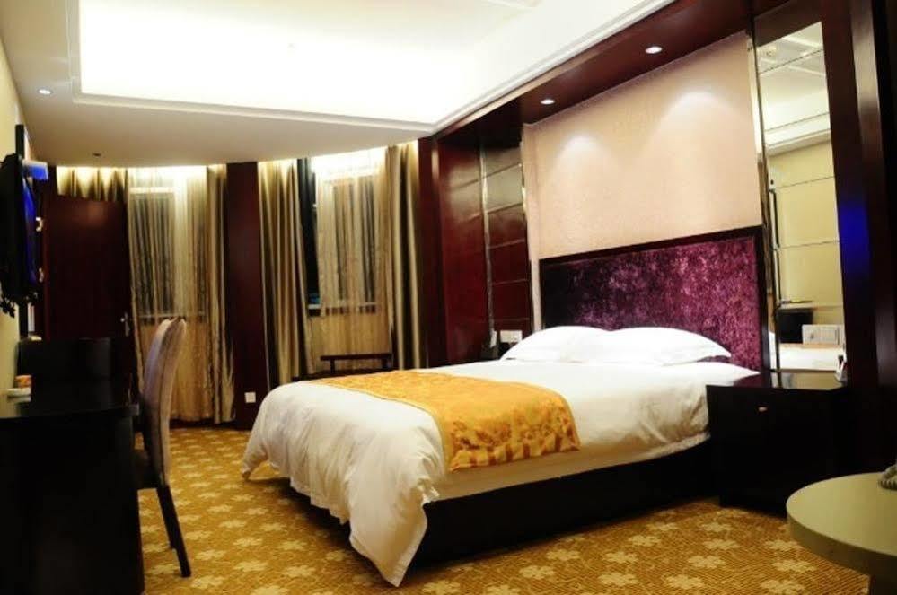 Ronghe Holiday Hotel Shiyan  Buitenkant foto
